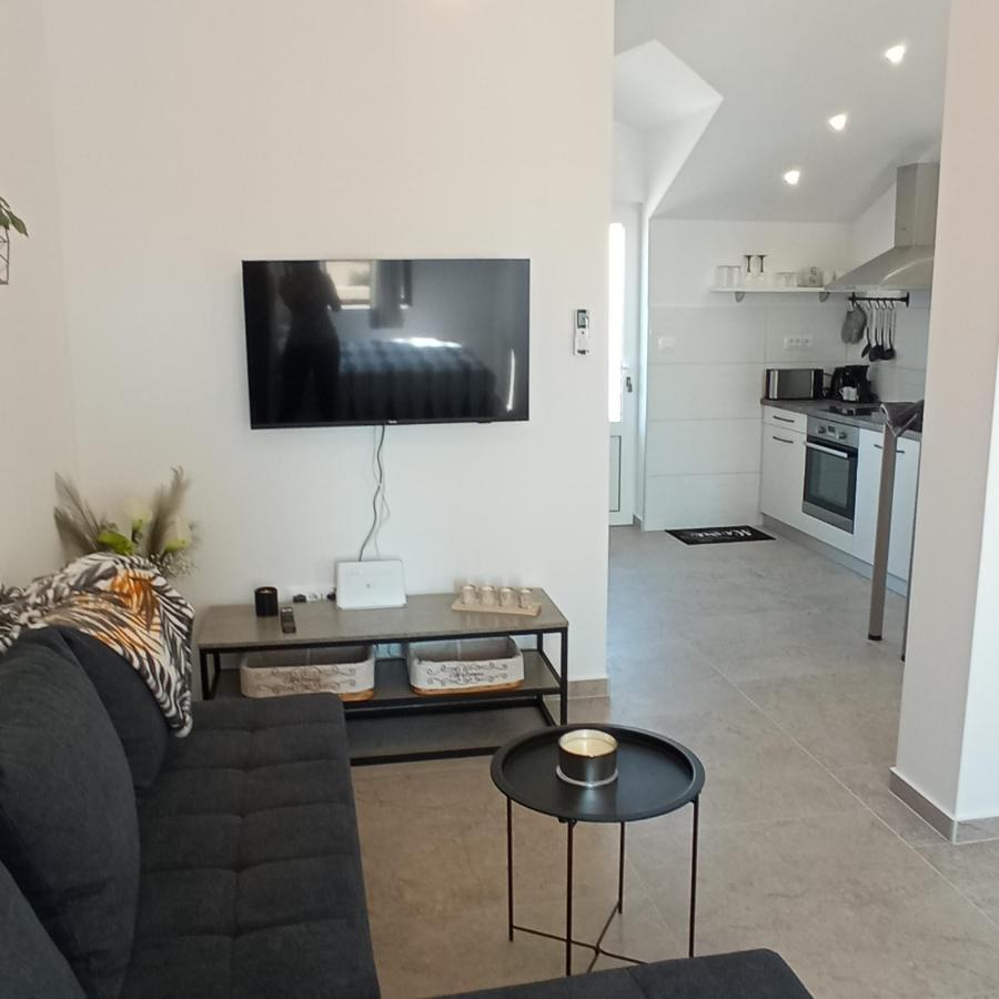 Apartments Lavanda - Free Parking And Grill Jezera Exterior foto
